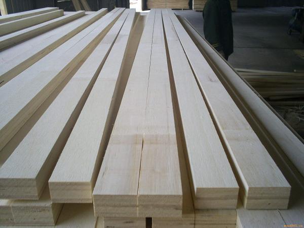 Laminated veneer lumber